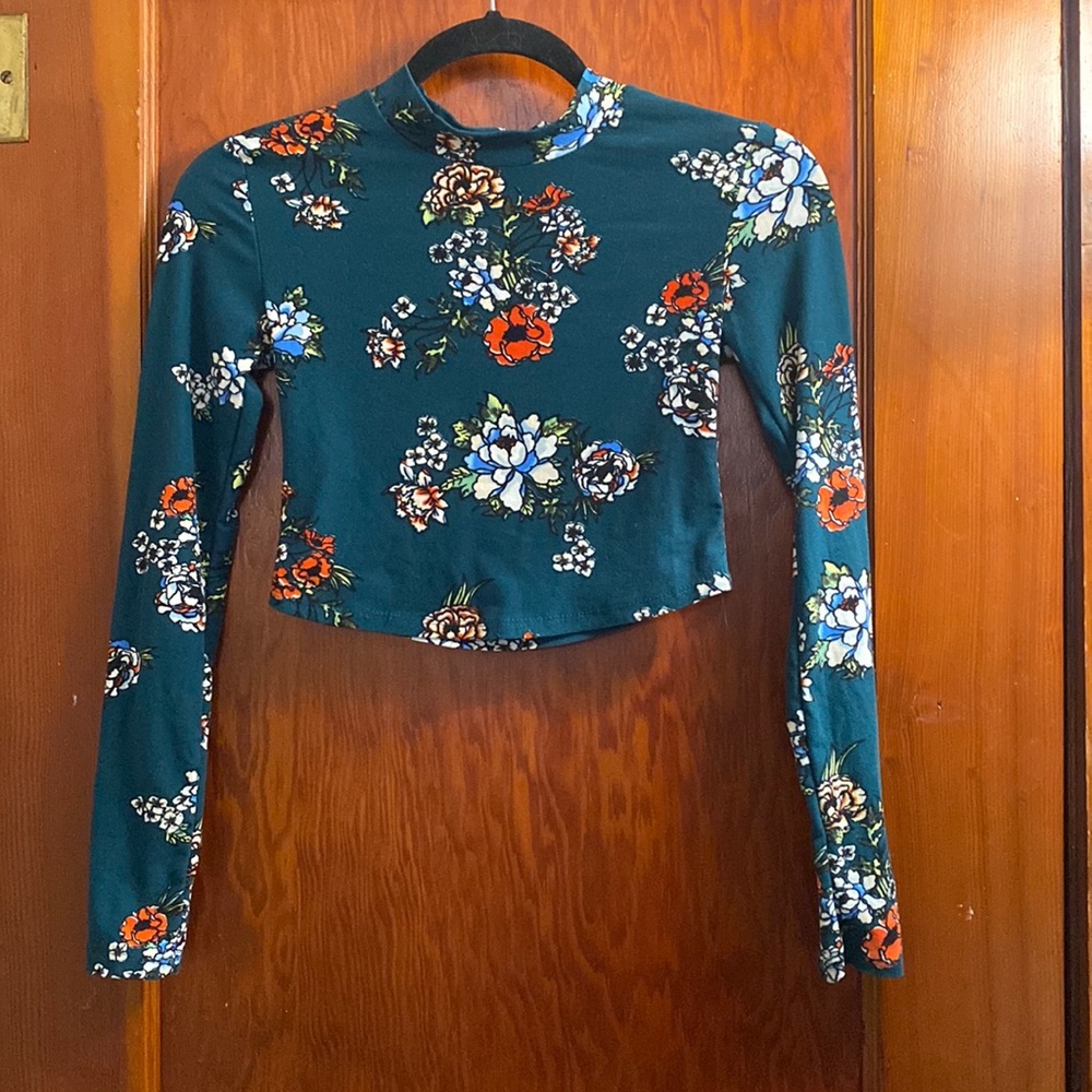 Dark Green Flower Print -Cropped Mock Neck Long Sleeve